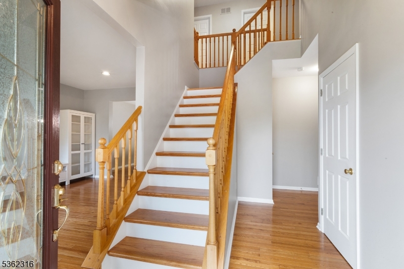 27 Heinrick Way