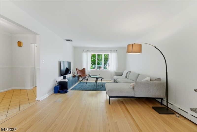 18 Hudson St