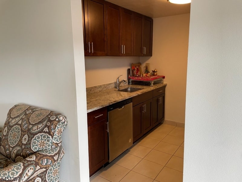 11 Cattano Ave 612