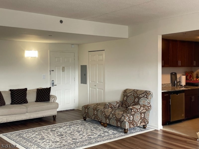 11 Cattano Ave 612