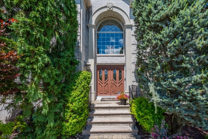 9 Ralph Dr