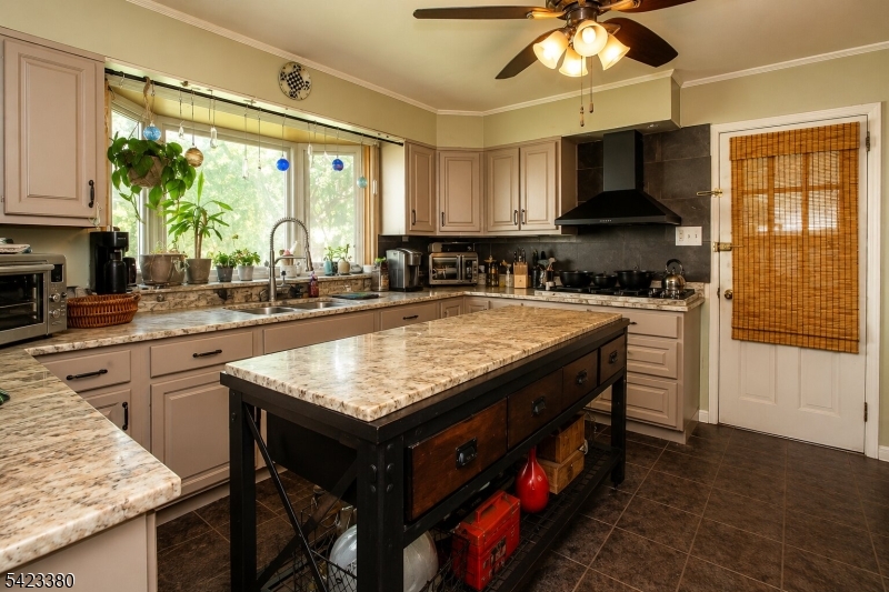 44 Beaver Brook Ln