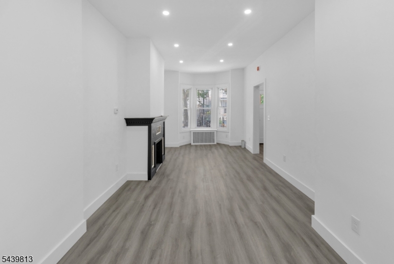 101 Garside St