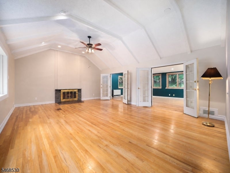 667 Brentwood Dr