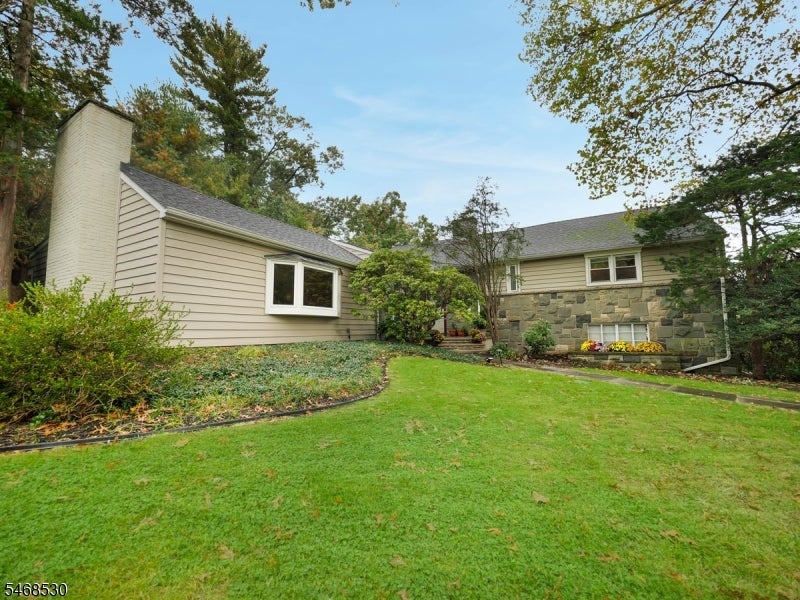 667 Brentwood Dr