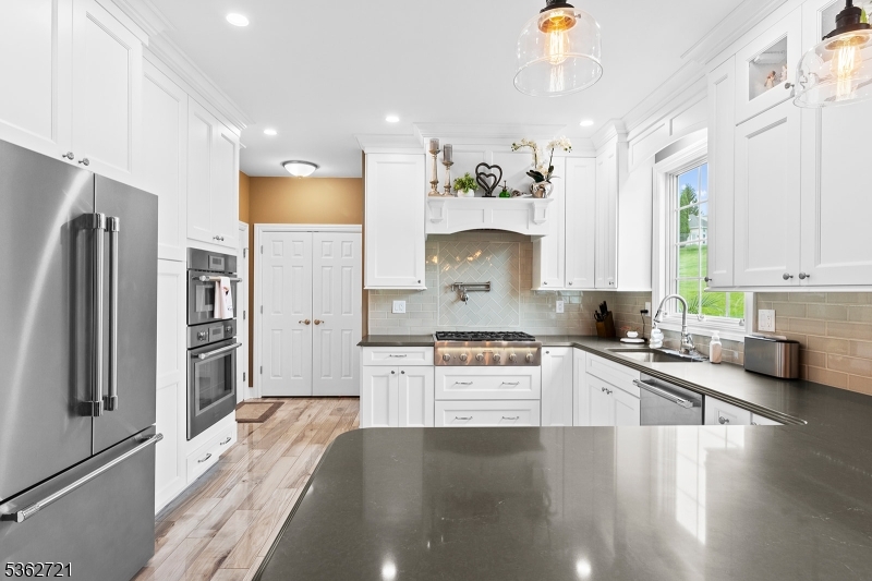 2 Skyview Dr