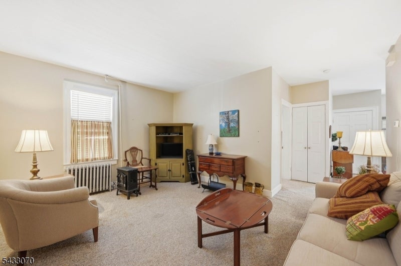 82 Maple Ave