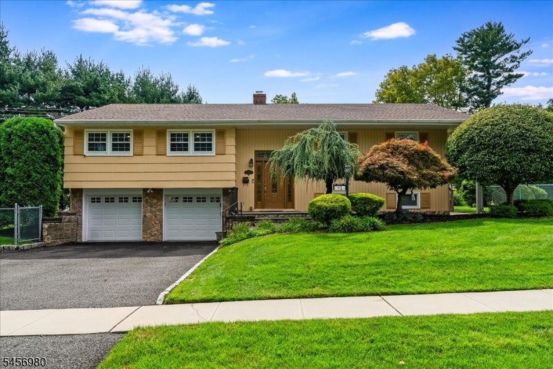 45 Michael Dr
