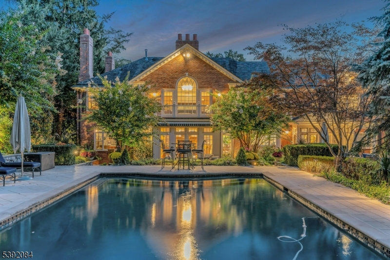 27 Hillside Ave