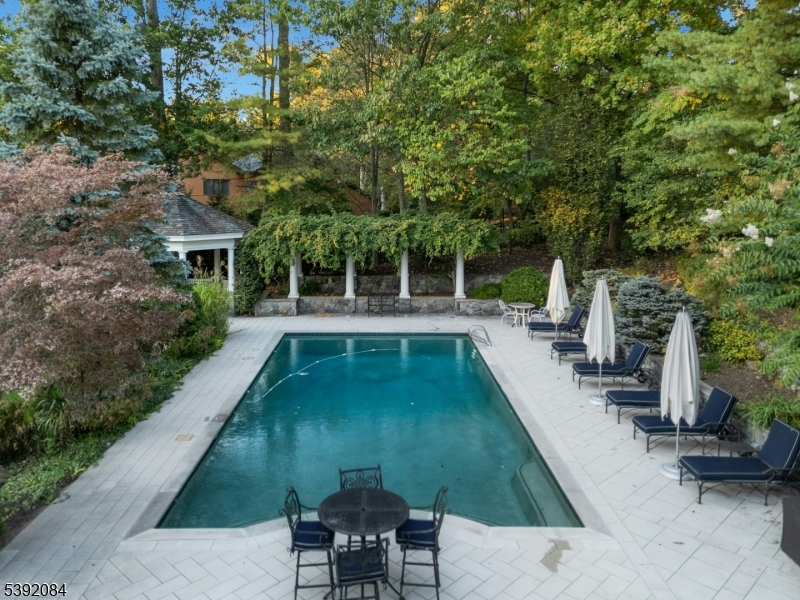 27 Hillside Ave