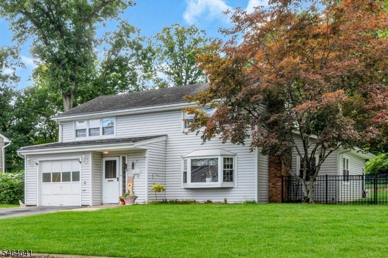 34 Salrit Ave