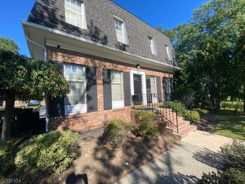 212 Pompton Ave Verona Twp. NJ 07044