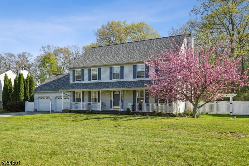 30 Lark Ln