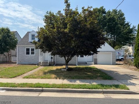 Photo of 16 S 3rd Ave, Manville, NJ 08835 (MLS # 3993462)