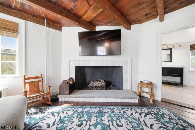 2020 Washington Valley Rd