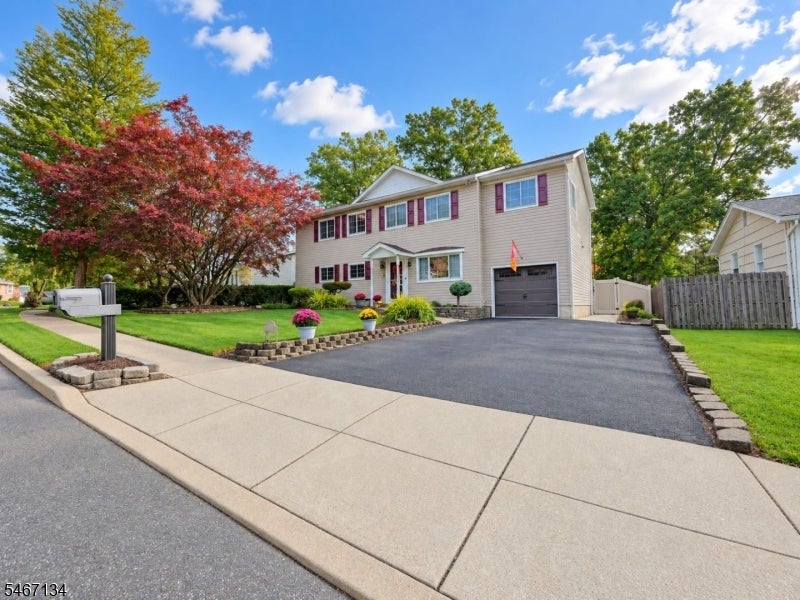 7 Perrelli Ln