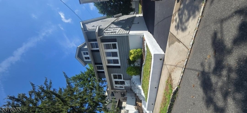 2043 Ostwood Ter