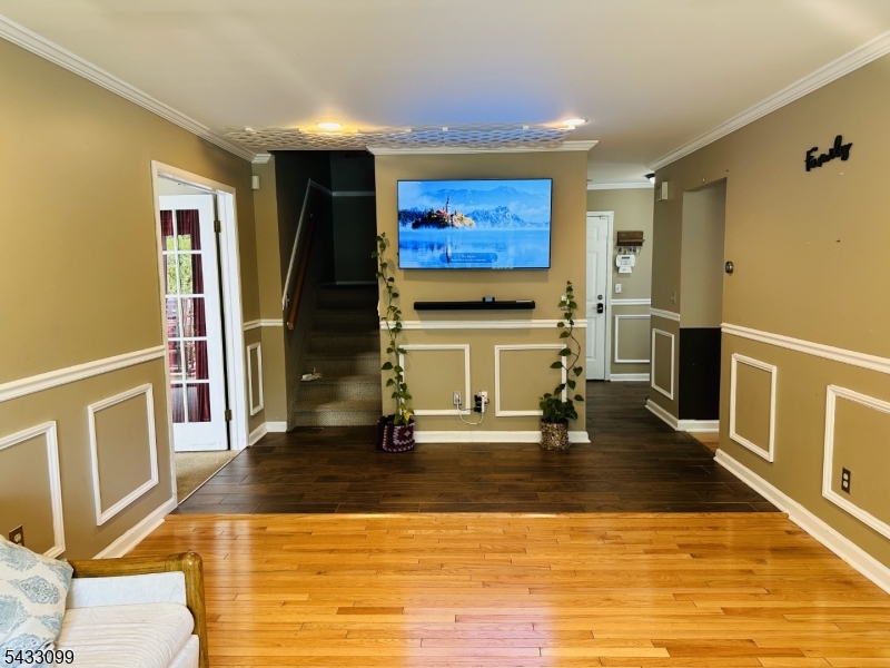 2 Russell Ct