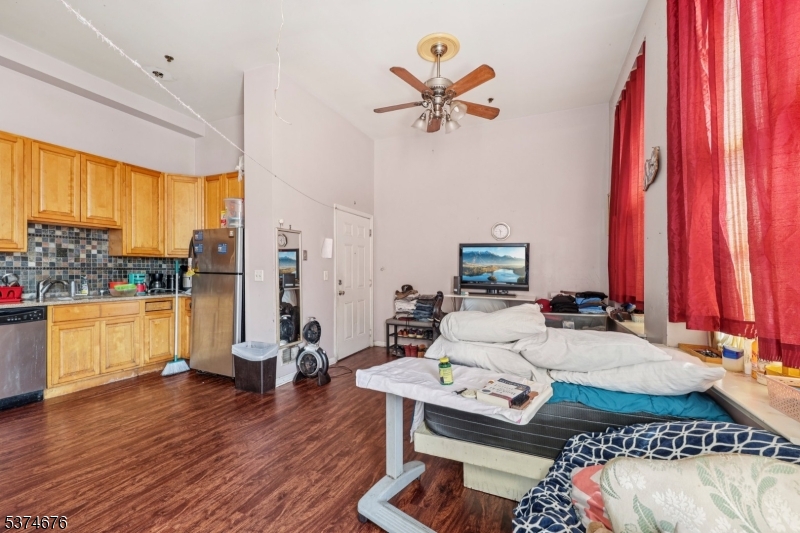 18 Market Street 301