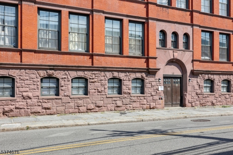 18 Market Street 301