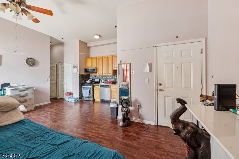 18 Market Street 301