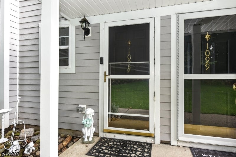 1098 Devon Ct 1098