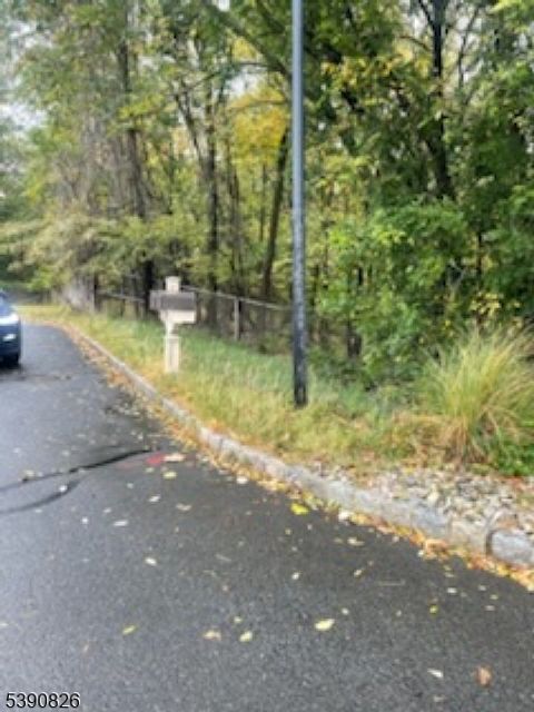 Photo of 2588 Liberty Ave, Scotch Plains, NJ 07076 (MLS # 3994194)