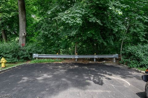 39 Forest Dr Bloomfield Twp. NJ 07003