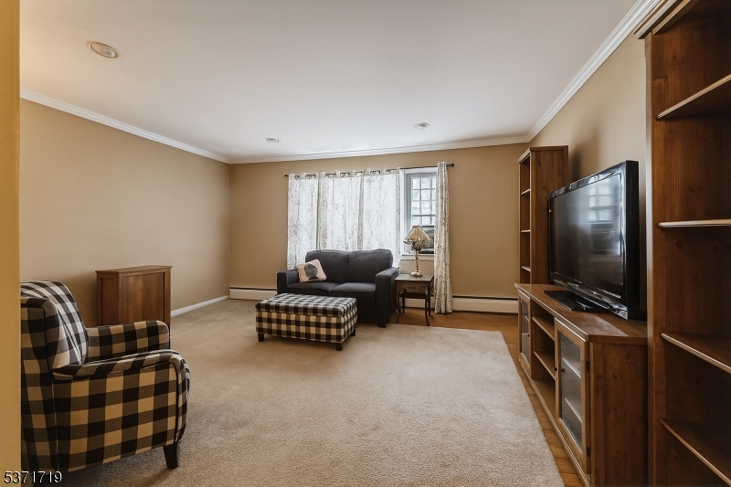 433 Midland Ave