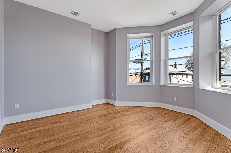 191 Franklin St 1