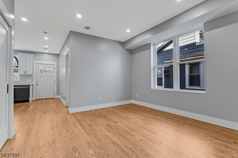 191 Franklin St 1