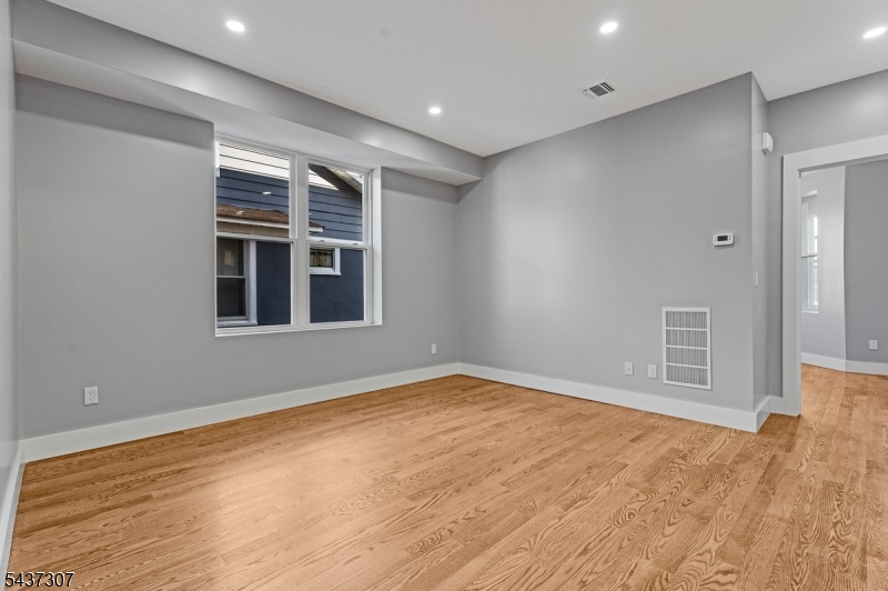 191 Franklin St 1