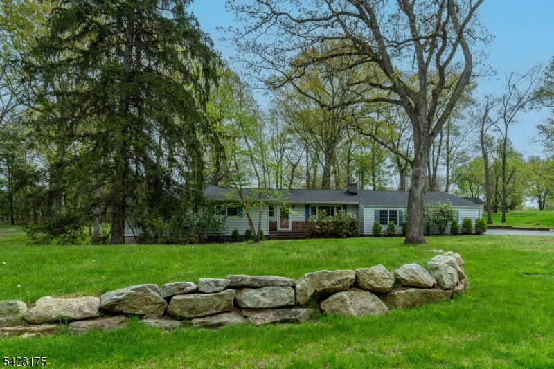 19 Floral Rd