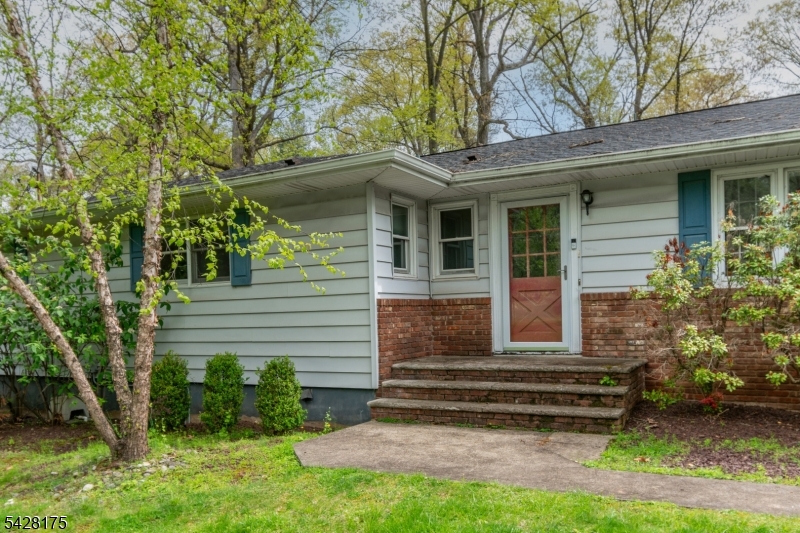 19 Floral Rd