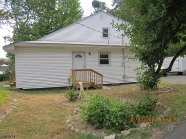 322 Squaw Trl Hopatcong Boro NJ 07821