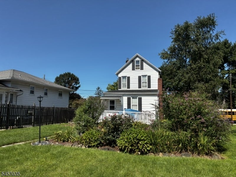 306 Aurora St
