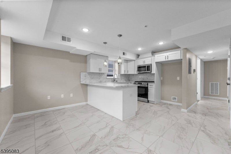 24 Garibaldi Ave 1
