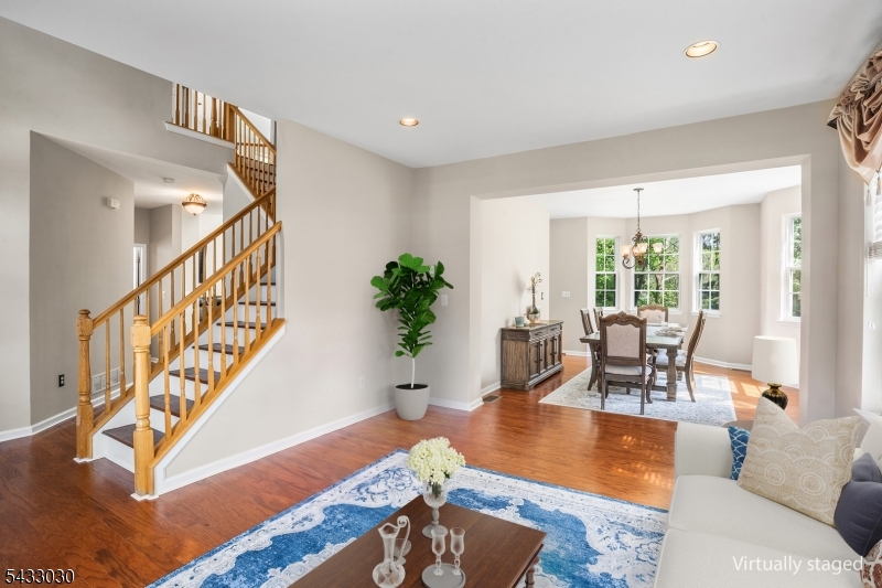 48 Saxton Dr
