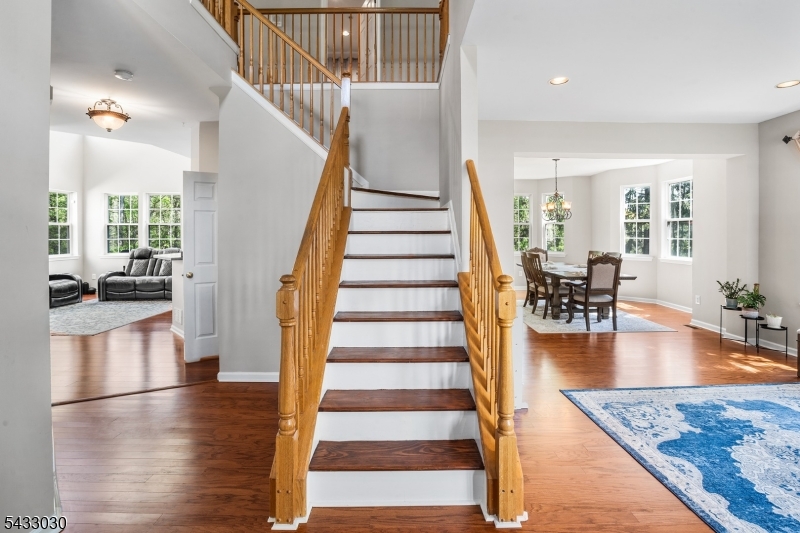 48 Saxton Dr