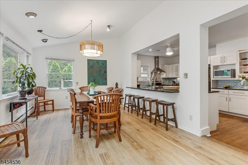 21 Oakview Ave