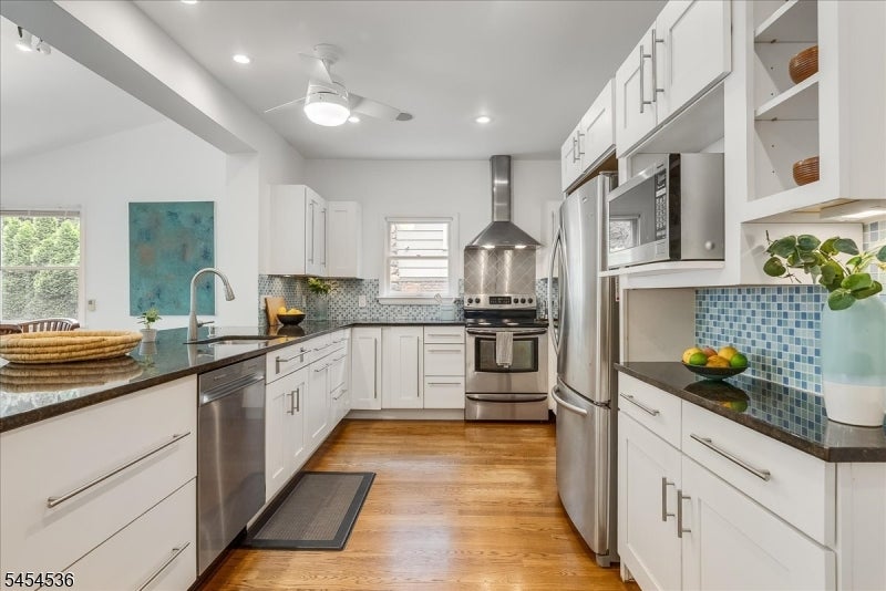 21 Oakview Ave