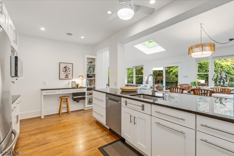 21 Oakview Ave