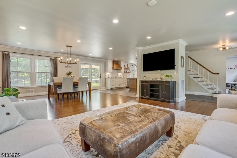 54 Dean Rd