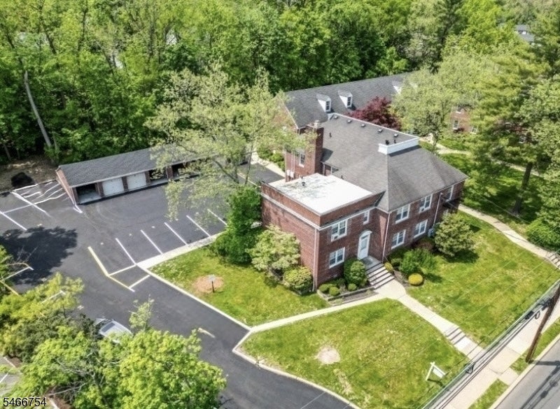 495 Main St D1