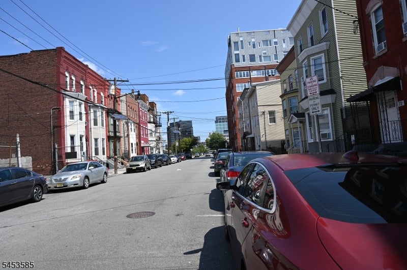77 Columbia St 3