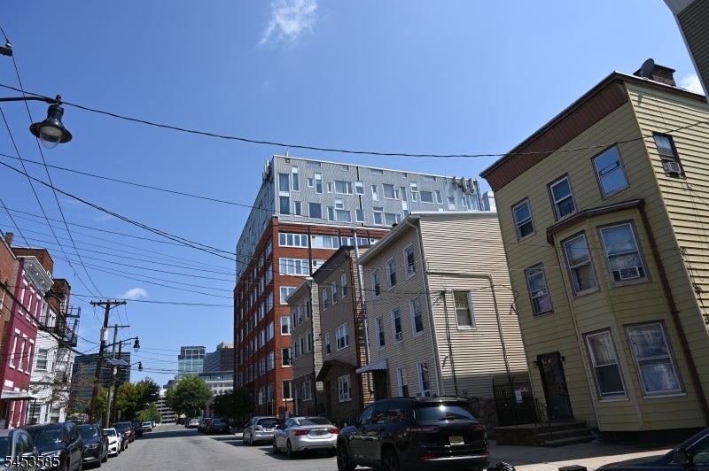 77 Columbia St 3