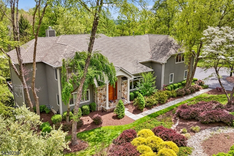 7 Heath Dr