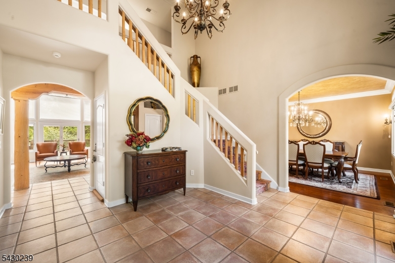 7 Heath Dr