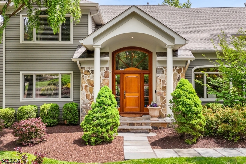 7 Heath Dr