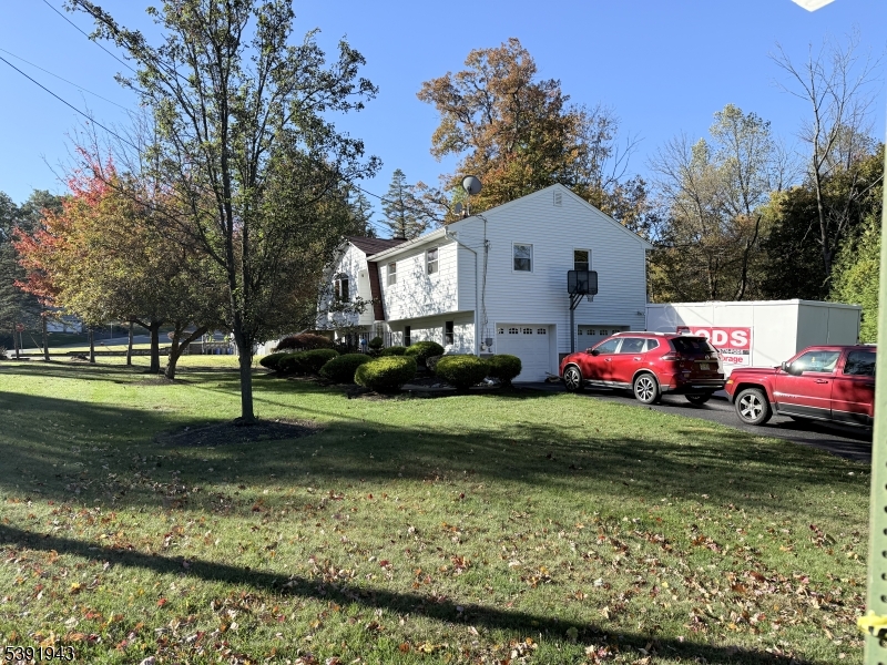 60 Brown Ave